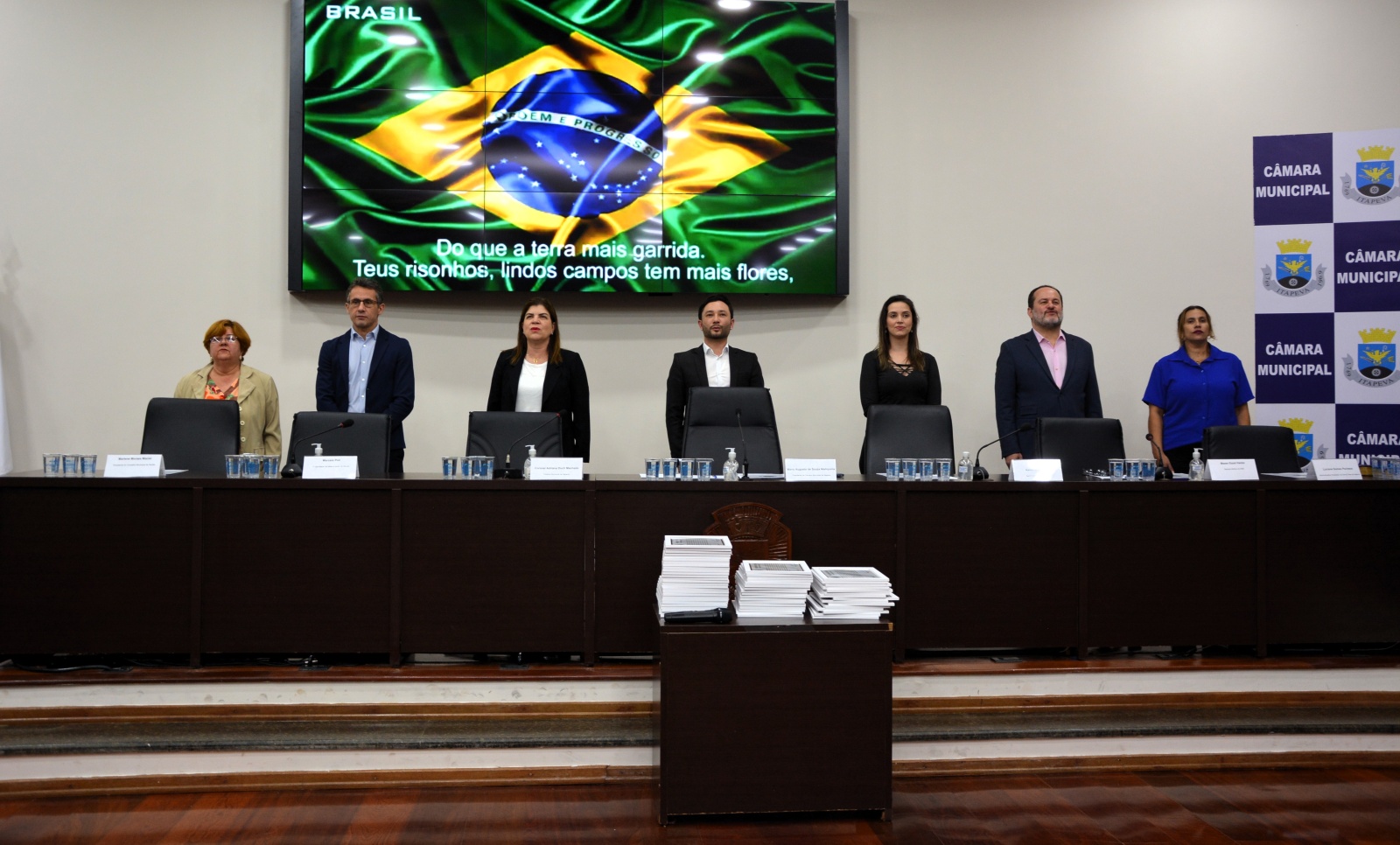 Homenagem aos profissionais do enfrentamento à Covid-19