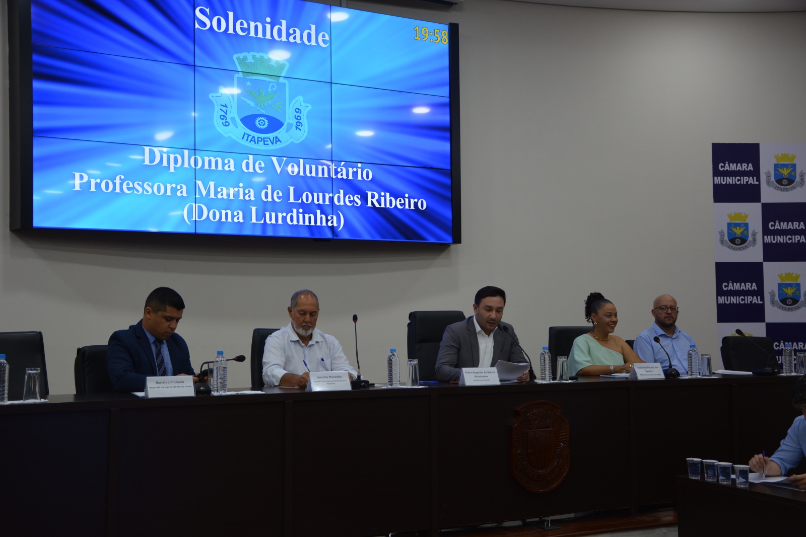 Sessão solene de entrega do Diploma de Voluntário