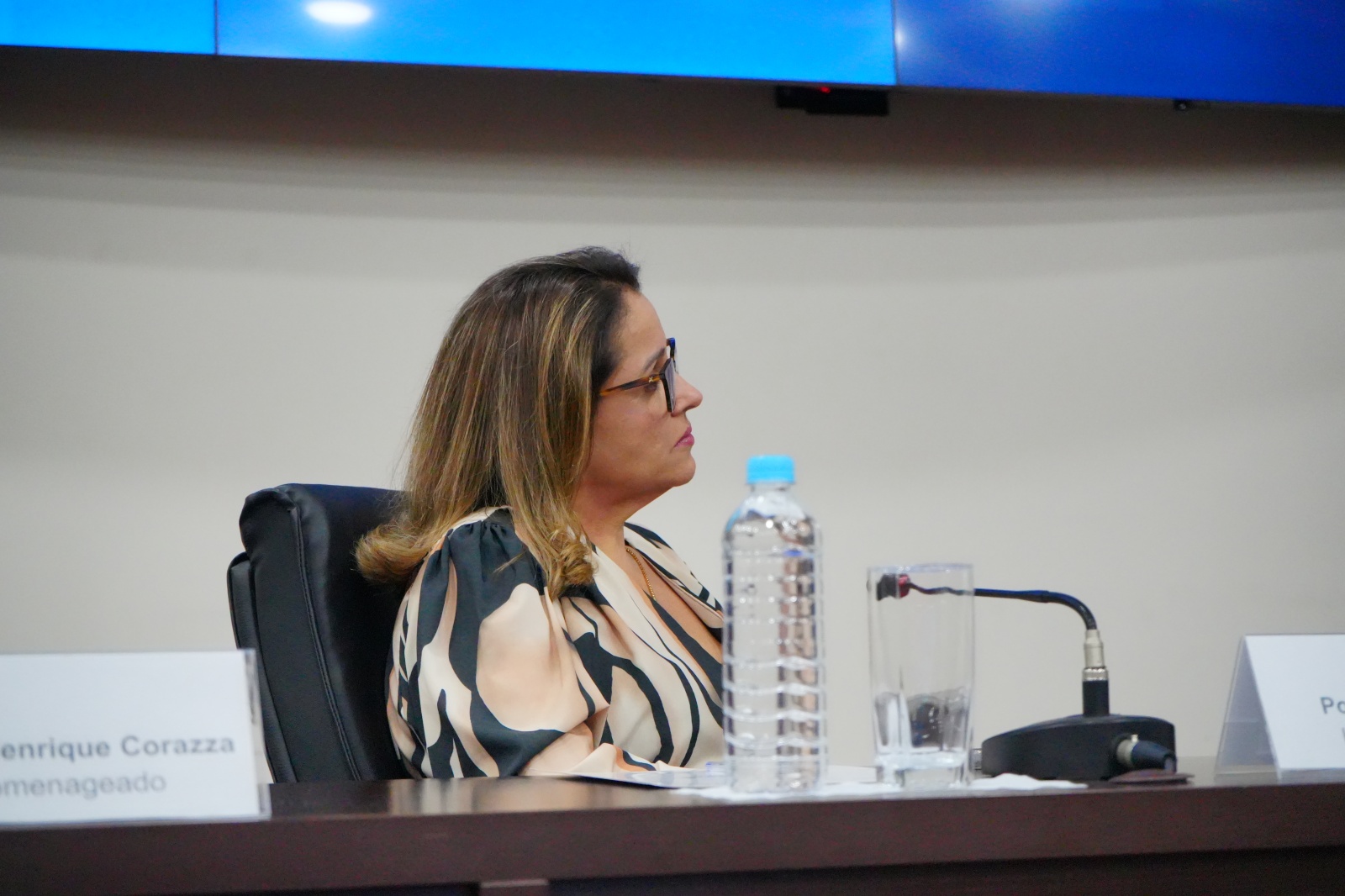 Sessão solene de entrega de título de cidadania ao enfermeiros Poliana e Fábio Corazza